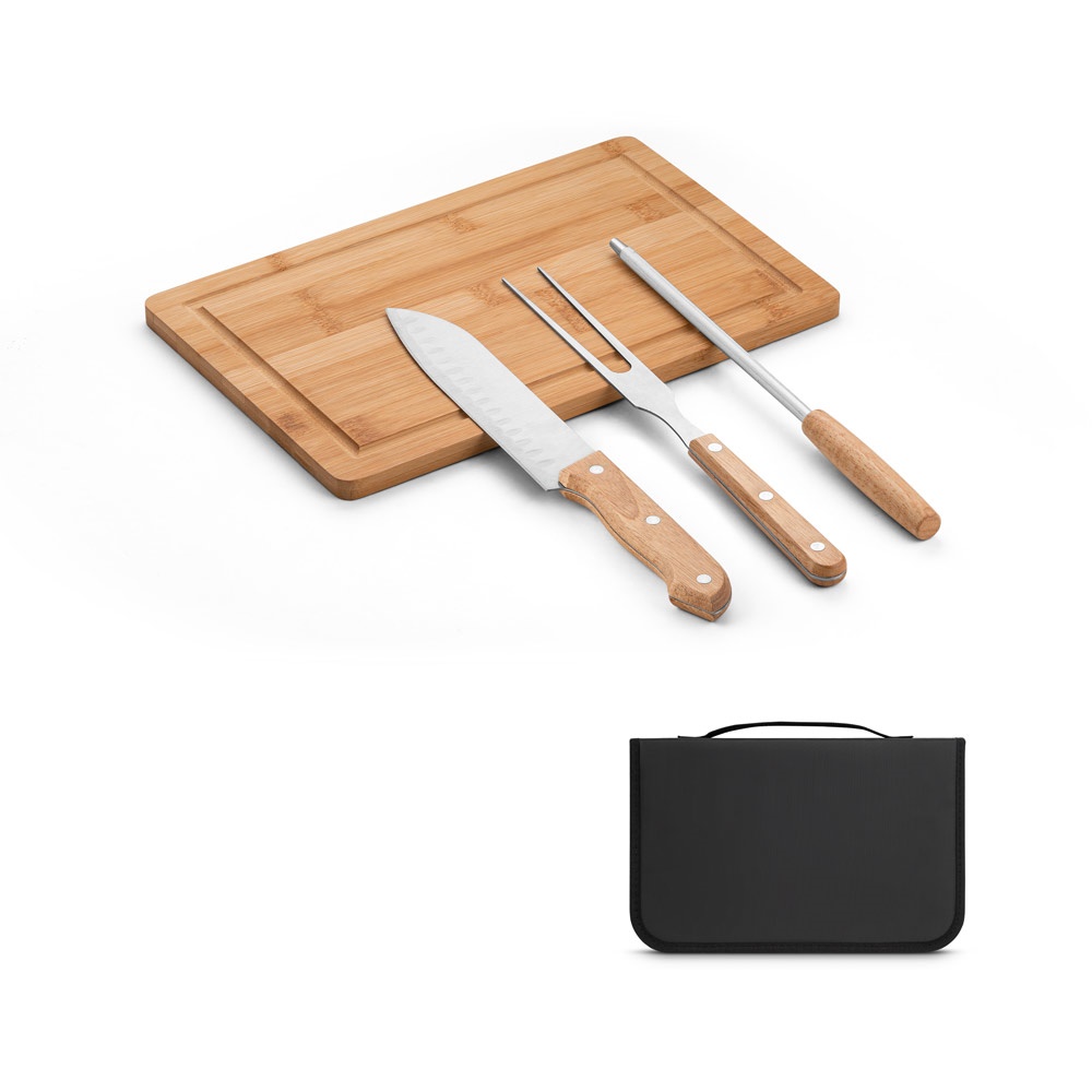 Moussaka. Kit Churrasco em Estojo de 210d com Tábua em Bambu e 3 Utensílios em Aço Inox e Madeira de Seringueira